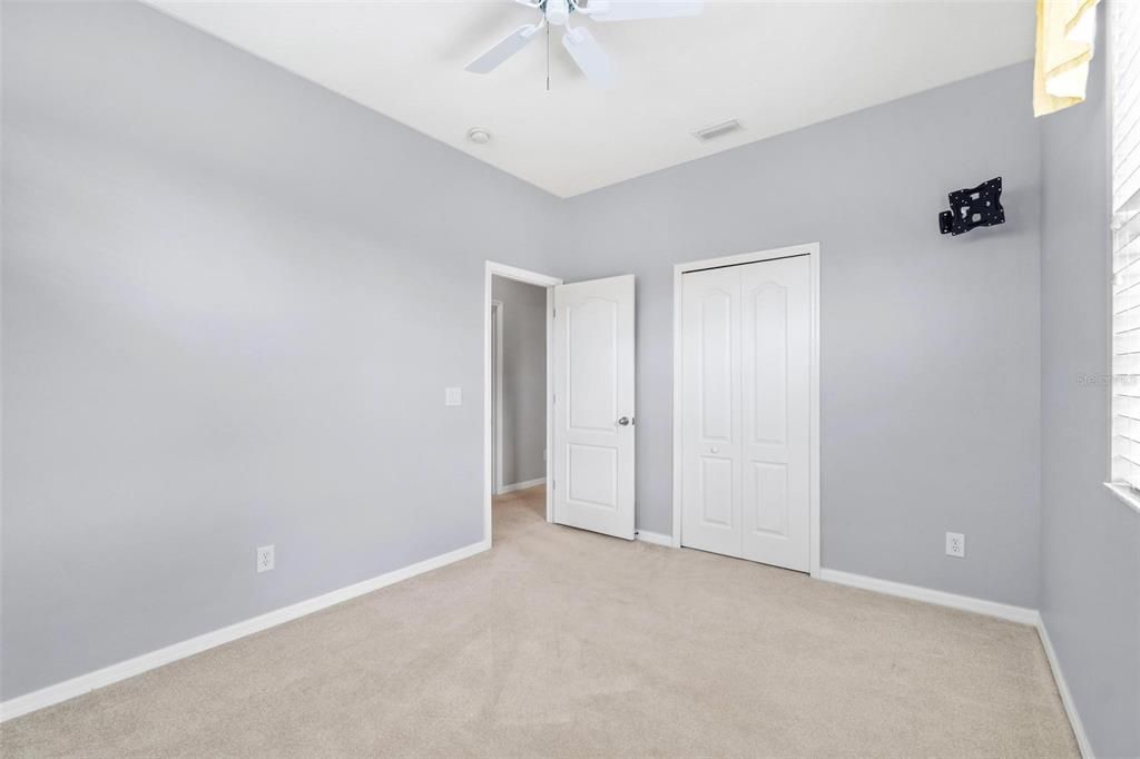 合同活跃: $2,600 (4 贝兹, 2 浴室, 1855 平方英尺)