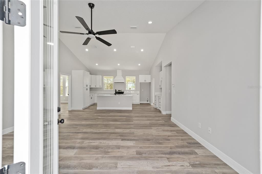 For Rent: $2,000 (3 beds, 2 baths, 1640 Square Feet)