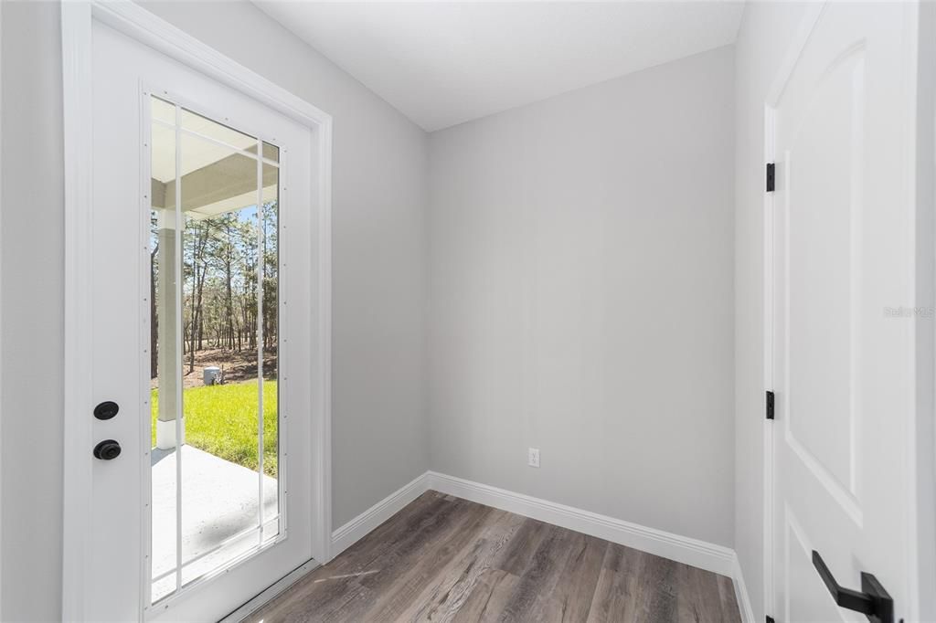 For Rent: $2,000 (3 beds, 2 baths, 1640 Square Feet)