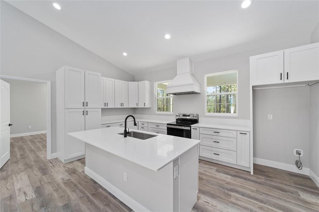 For Rent: $2,000 (3 beds, 2 baths, 1640 Square Feet)