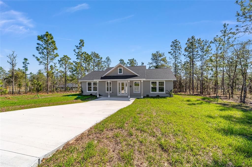 For Rent: $2,000 (3 beds, 2 baths, 1640 Square Feet)