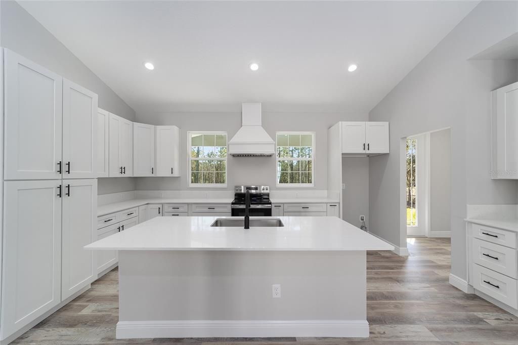 For Rent: $2,000 (3 beds, 2 baths, 1640 Square Feet)