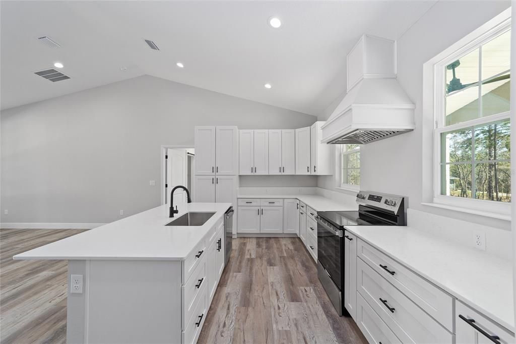 For Rent: $2,000 (3 beds, 2 baths, 1640 Square Feet)