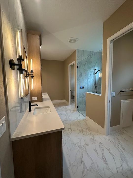 En Venta: $1,280,000 (3 camas, 4 baños, 2731 Pies cuadrados)