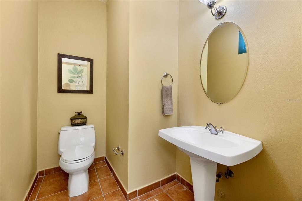 For Sale: $585,000 (2 beds, 2 baths, 1772 Square Feet)