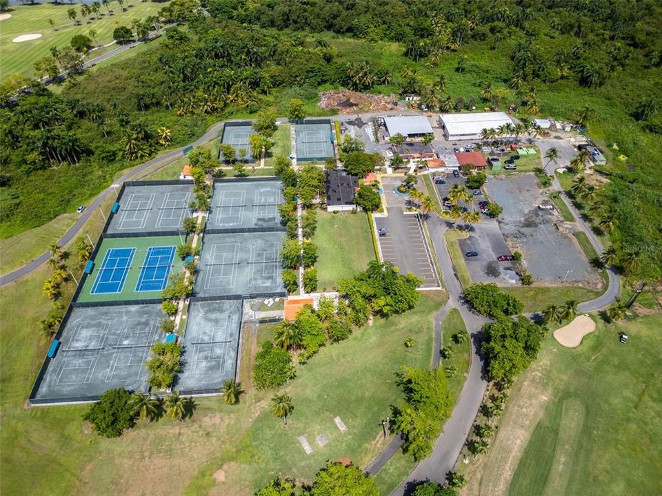 For Sale: $585,000 (2 beds, 2 baths, 1772 Square Feet)