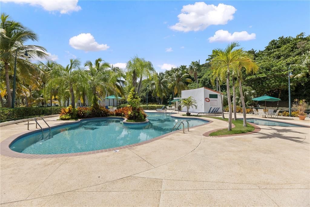 For Sale: $585,000 (2 beds, 2 baths, 1772 Square Feet)