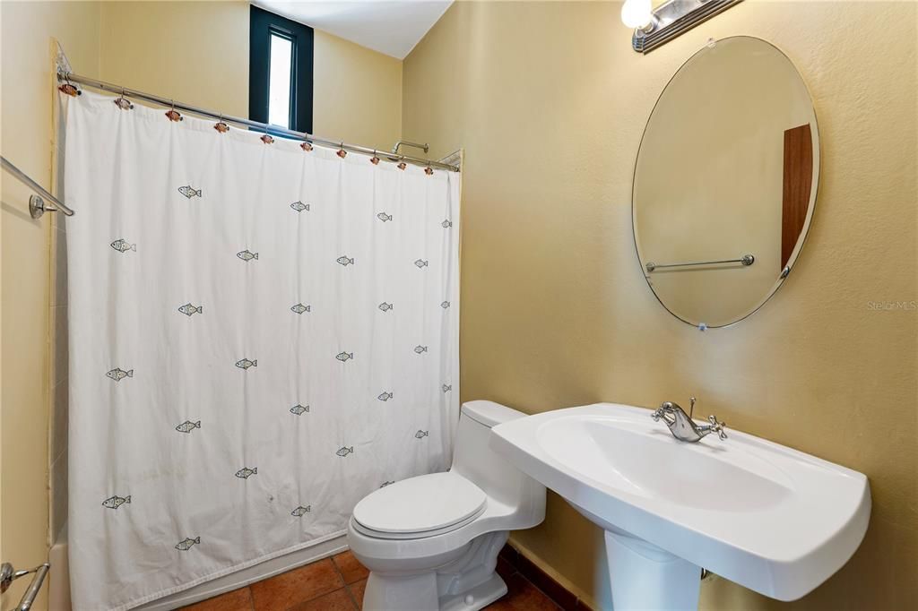 For Sale: $585,000 (2 beds, 2 baths, 1772 Square Feet)