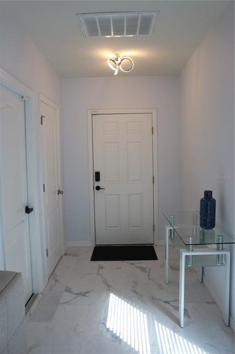 For Rent: $2,200 (3 beds, 2 baths, 1305 Square Feet)