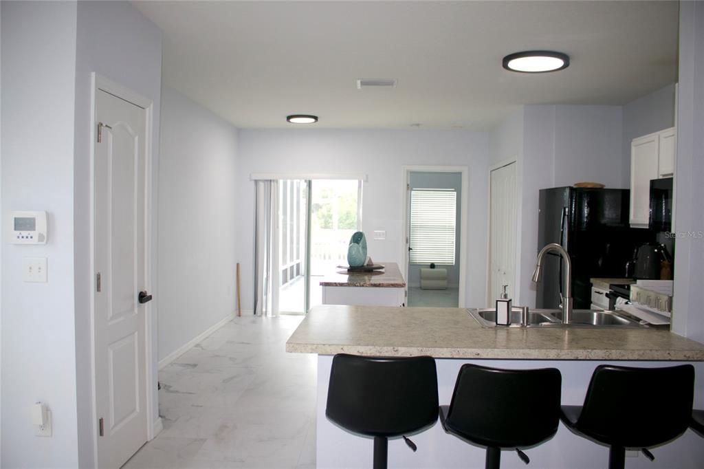 For Rent: $2,200 (3 beds, 2 baths, 1305 Square Feet)