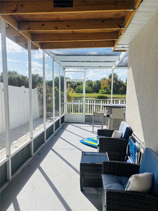 For Rent: $2,200 (3 beds, 2 baths, 1305 Square Feet)