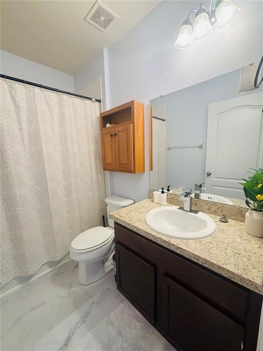 For Rent: $2,200 (3 beds, 2 baths, 1305 Square Feet)