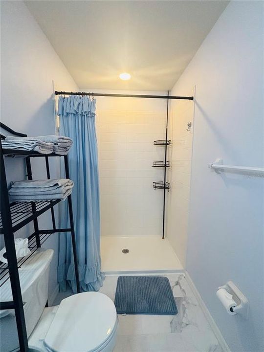 For Rent: $2,200 (3 beds, 2 baths, 1305 Square Feet)