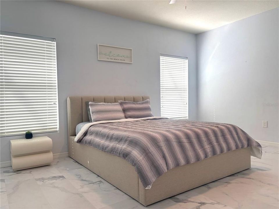 For Rent: $2,200 (3 beds, 2 baths, 1305 Square Feet)