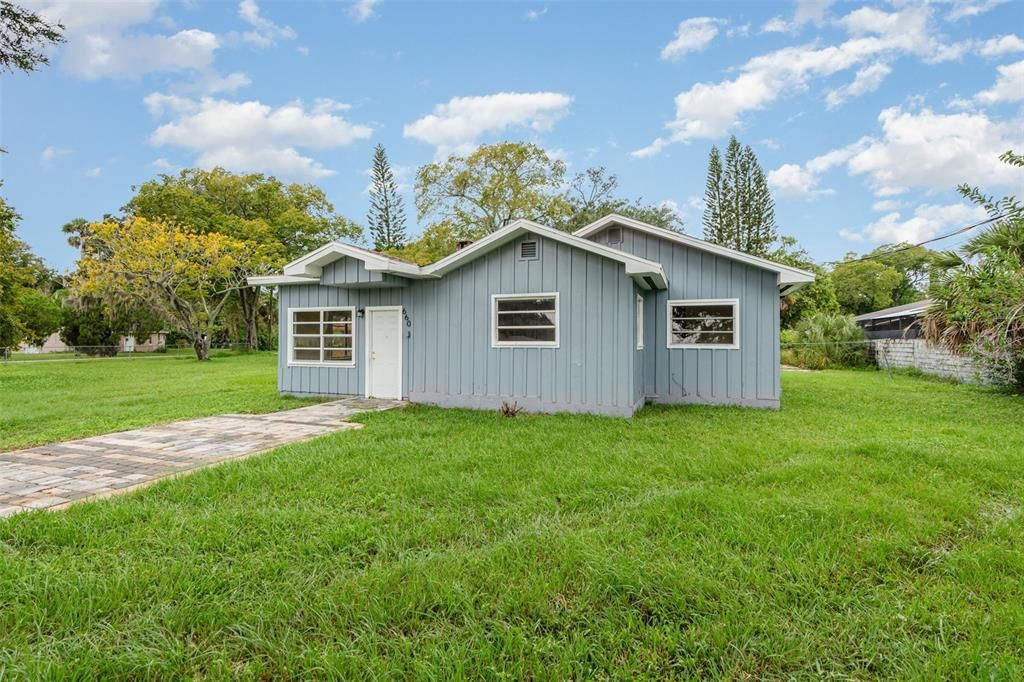 Active With Contract: $174,950 (3 beds, 2 baths, 1340 Square Feet)