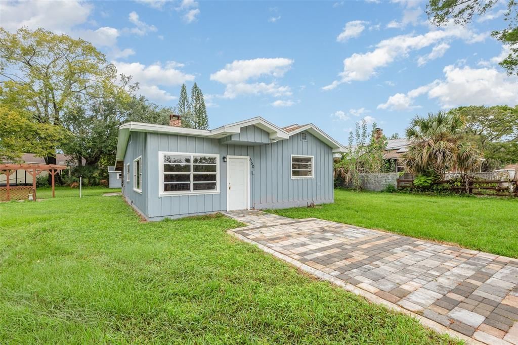 Active With Contract: $174,950 (3 beds, 2 baths, 1340 Square Feet)