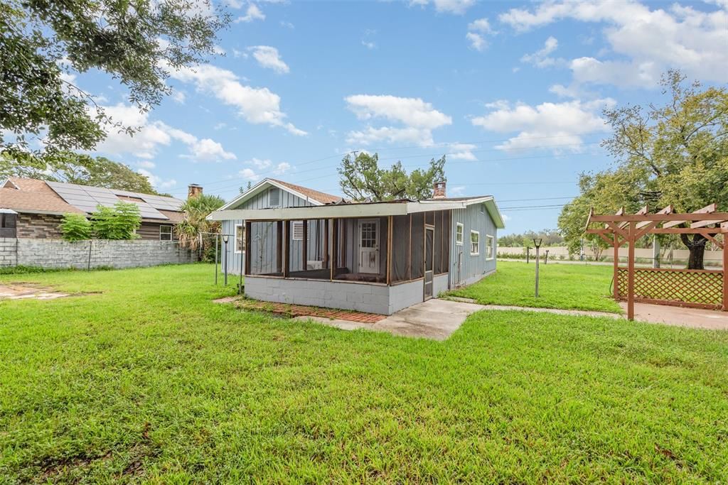 Active With Contract: $174,950 (3 beds, 2 baths, 1340 Square Feet)