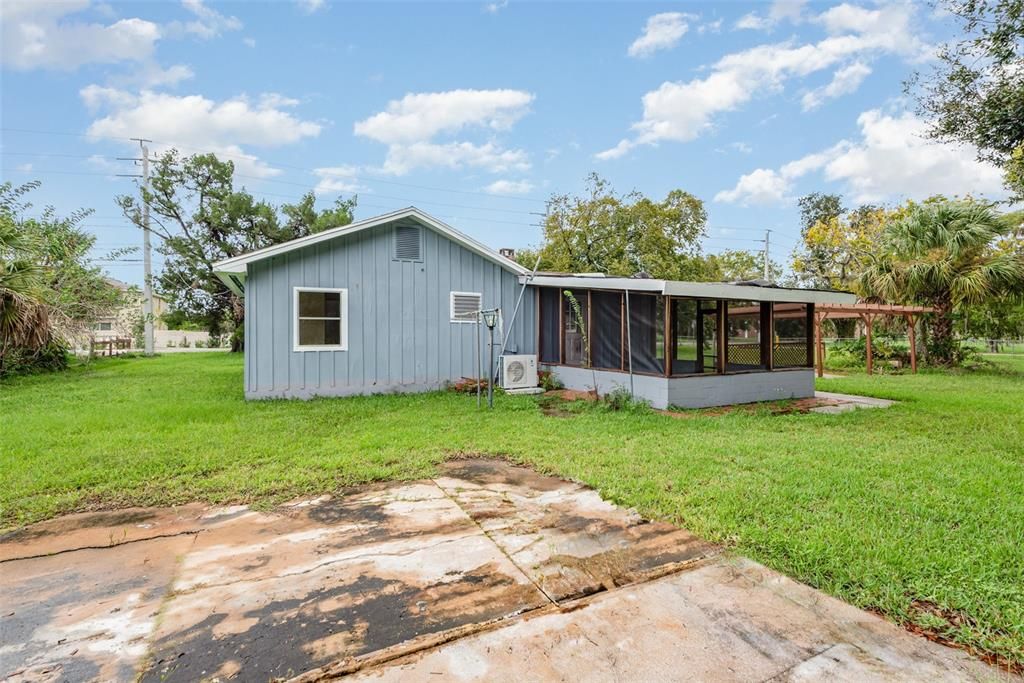 Active With Contract: $174,950 (3 beds, 2 baths, 1340 Square Feet)