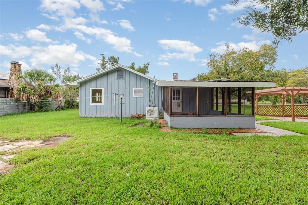 Active With Contract: $174,950 (3 beds, 2 baths, 1340 Square Feet)