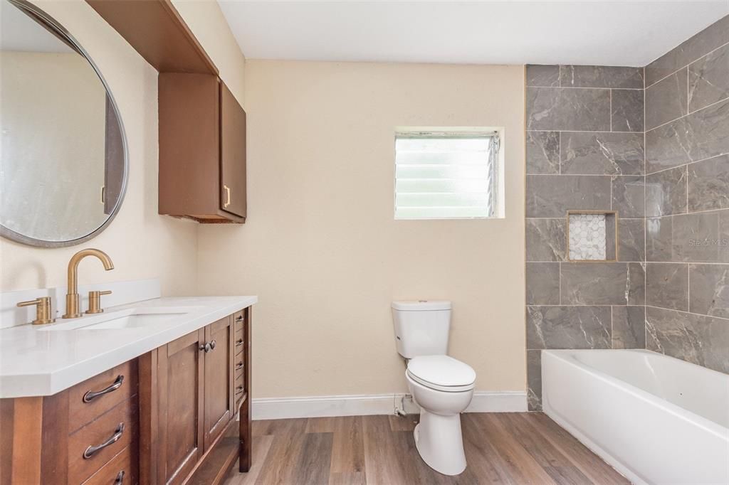 Active With Contract: $174,950 (3 beds, 2 baths, 1340 Square Feet)