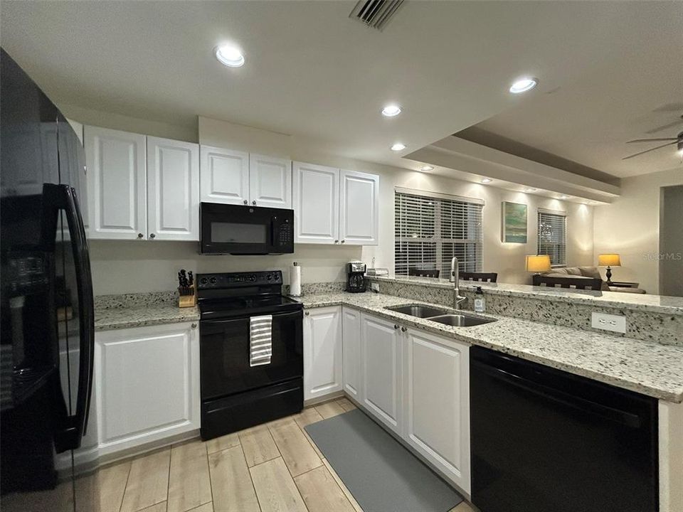 For Sale: $499,000 (3 beds, 3 baths, 1439 Square Feet)