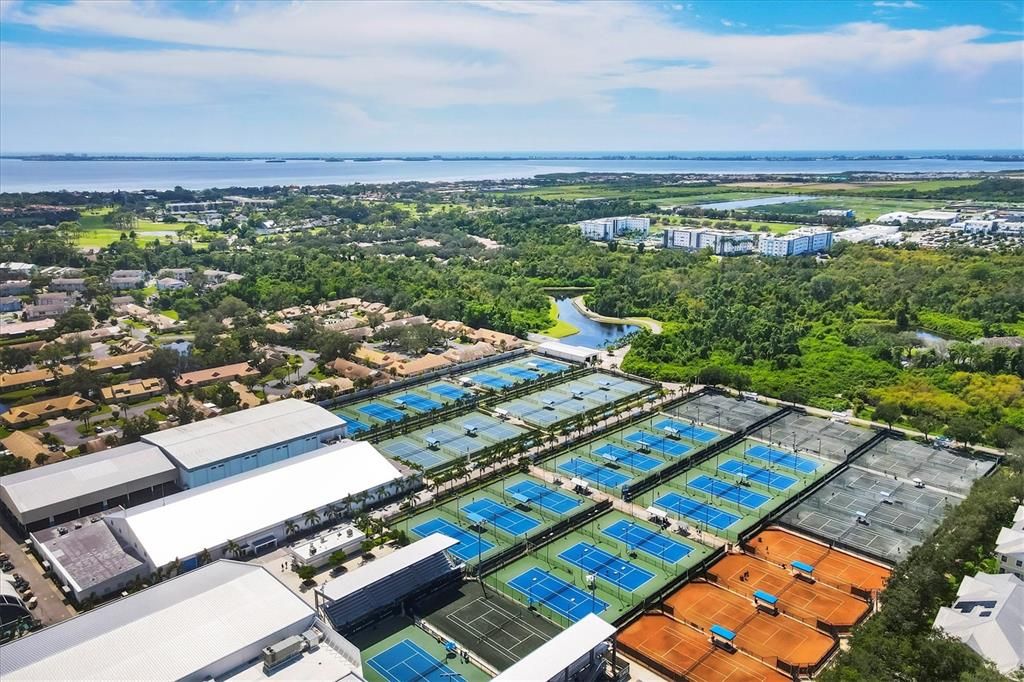 For Sale: $499,000 (3 beds, 3 baths, 1439 Square Feet)