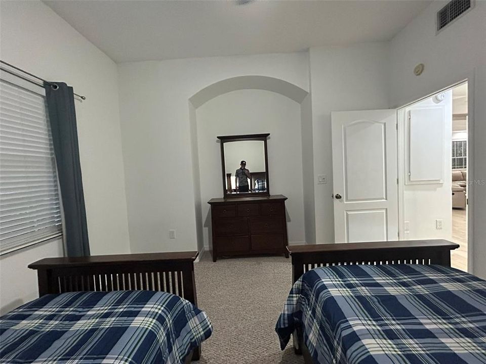 For Sale: $499,000 (3 beds, 3 baths, 1439 Square Feet)