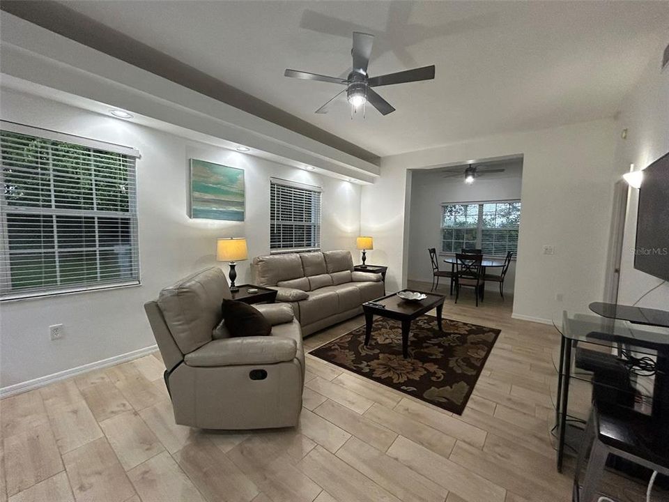 For Sale: $499,000 (3 beds, 3 baths, 1439 Square Feet)