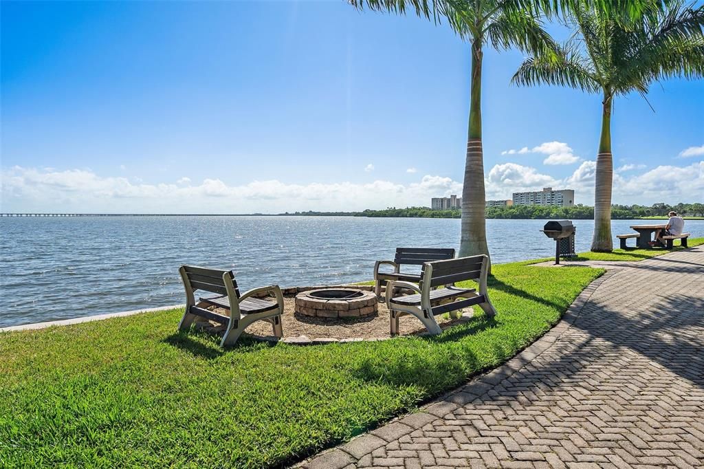 待售: $350,000 (2 贝兹, 2 浴室, 1625 平方英尺)