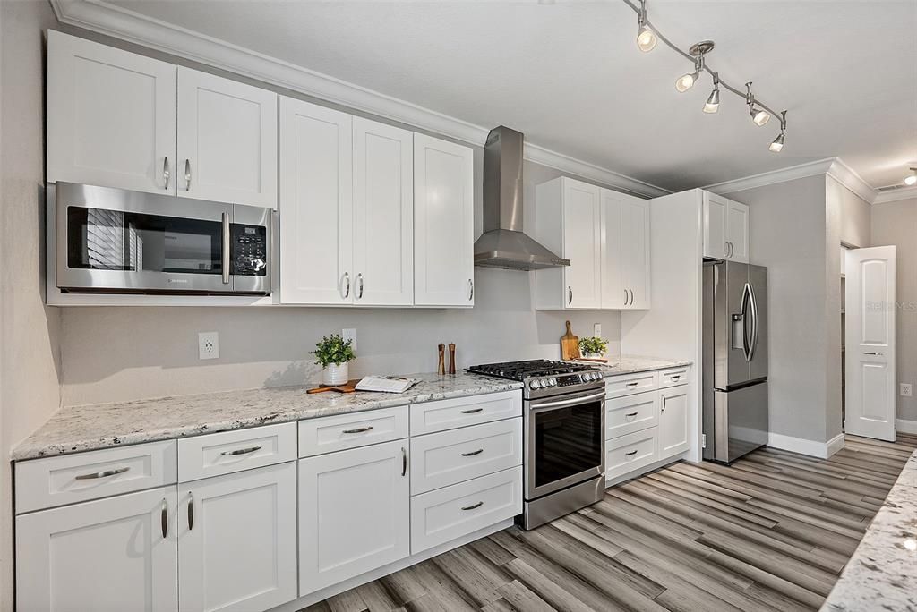 待售: $350,000 (2 贝兹, 2 浴室, 1625 平方英尺)