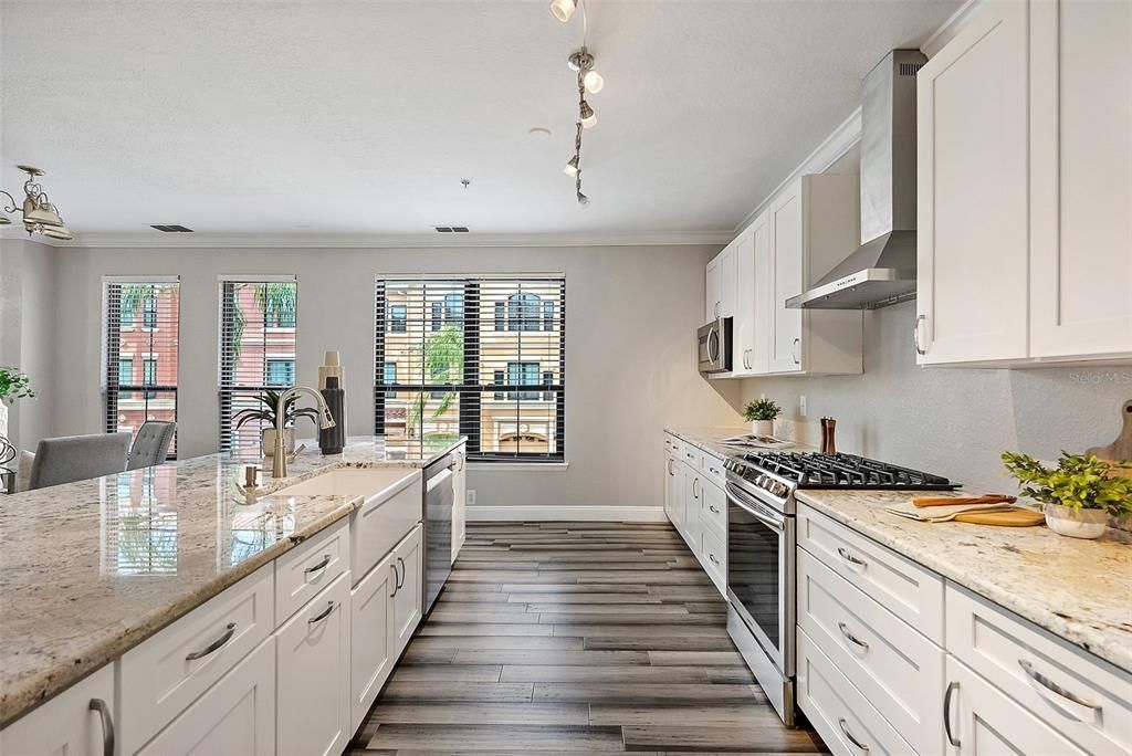 待售: $350,000 (2 贝兹, 2 浴室, 1625 平方英尺)