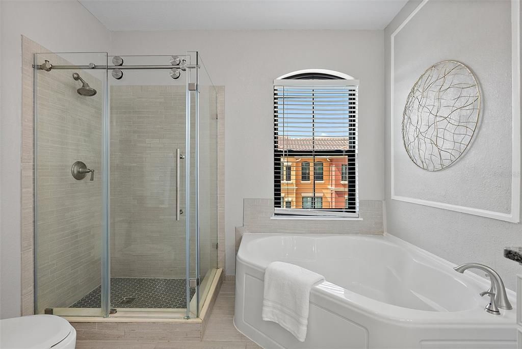 待售: $350,000 (2 贝兹, 2 浴室, 1625 平方英尺)