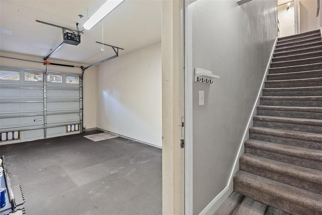 待售: $350,000 (2 贝兹, 2 浴室, 1625 平方英尺)