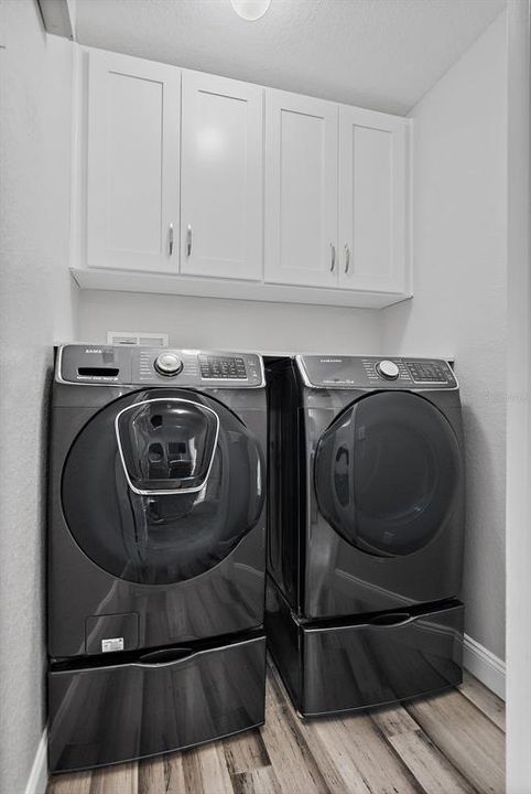 待售: $350,000 (2 贝兹, 2 浴室, 1625 平方英尺)