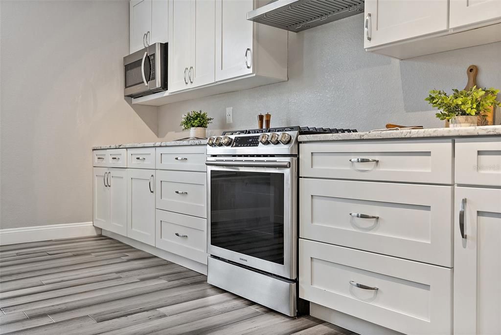 待售: $350,000 (2 贝兹, 2 浴室, 1625 平方英尺)