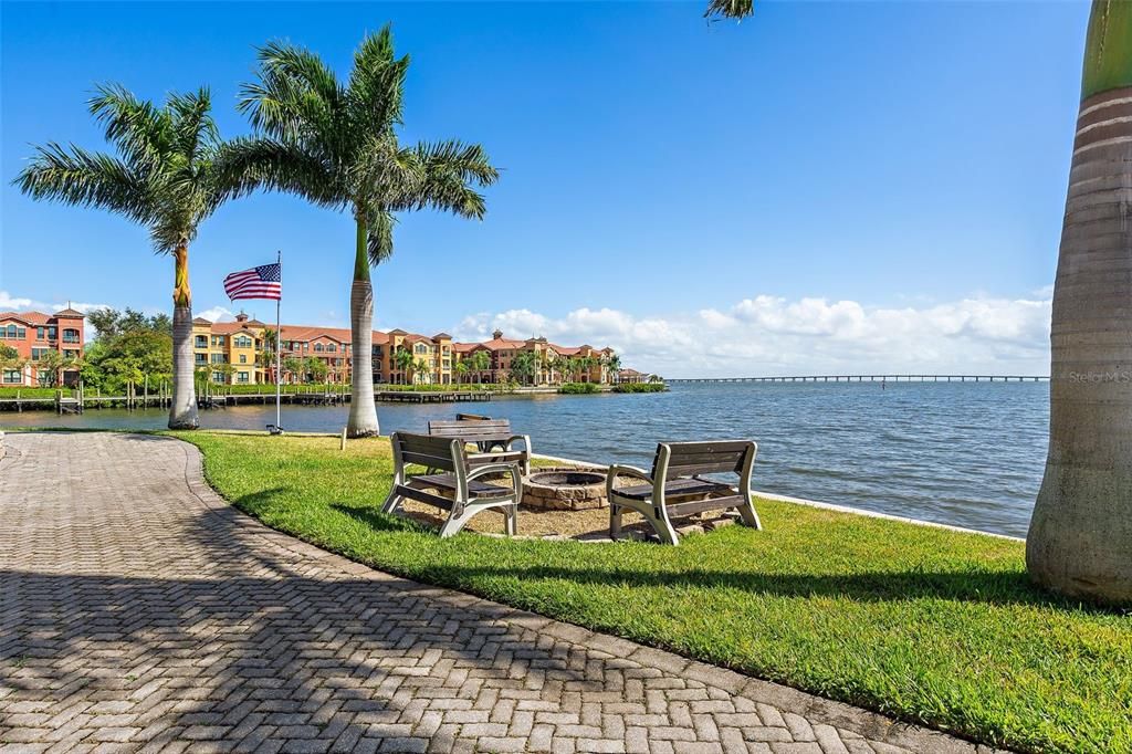 待售: $350,000 (2 贝兹, 2 浴室, 1625 平方英尺)