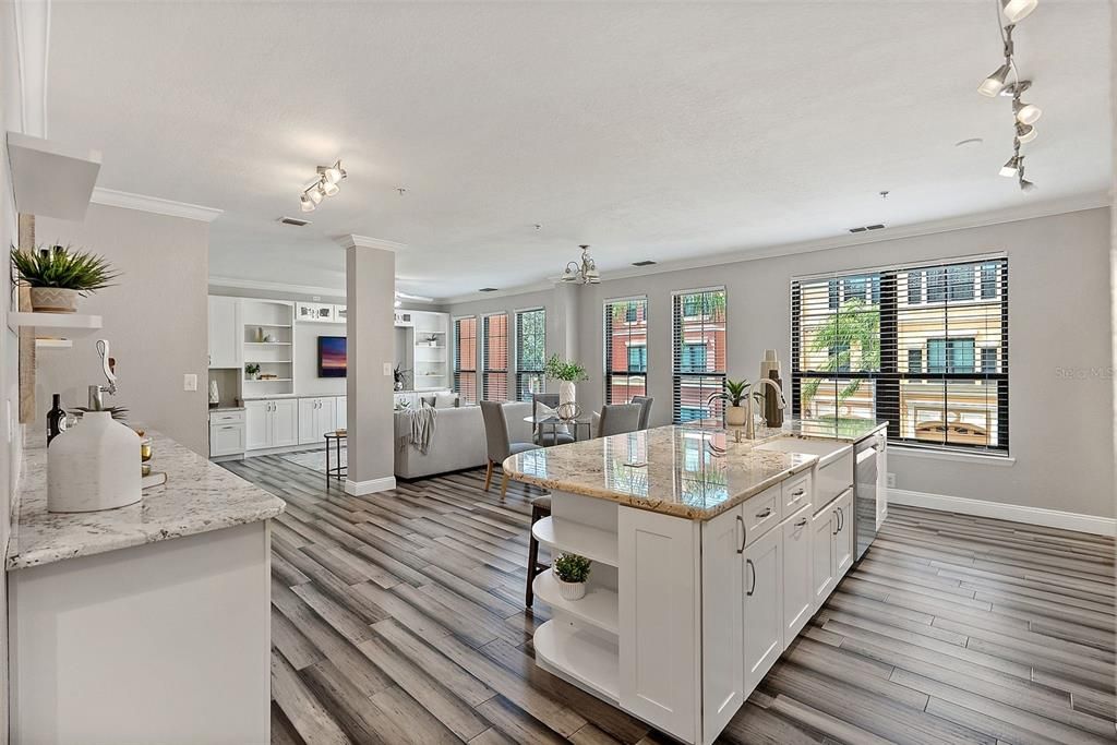 待售: $350,000 (2 贝兹, 2 浴室, 1625 平方英尺)