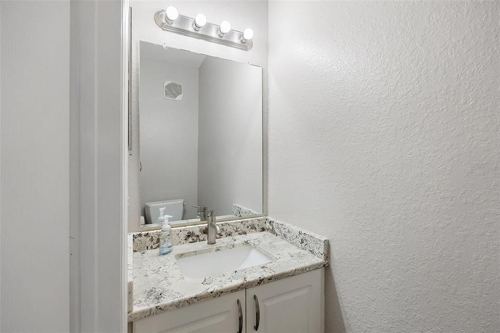 待售: $350,000 (2 贝兹, 2 浴室, 1625 平方英尺)