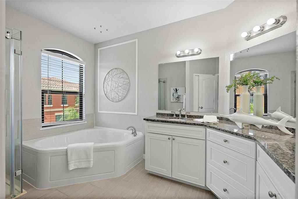 待售: $350,000 (2 贝兹, 2 浴室, 1625 平方英尺)