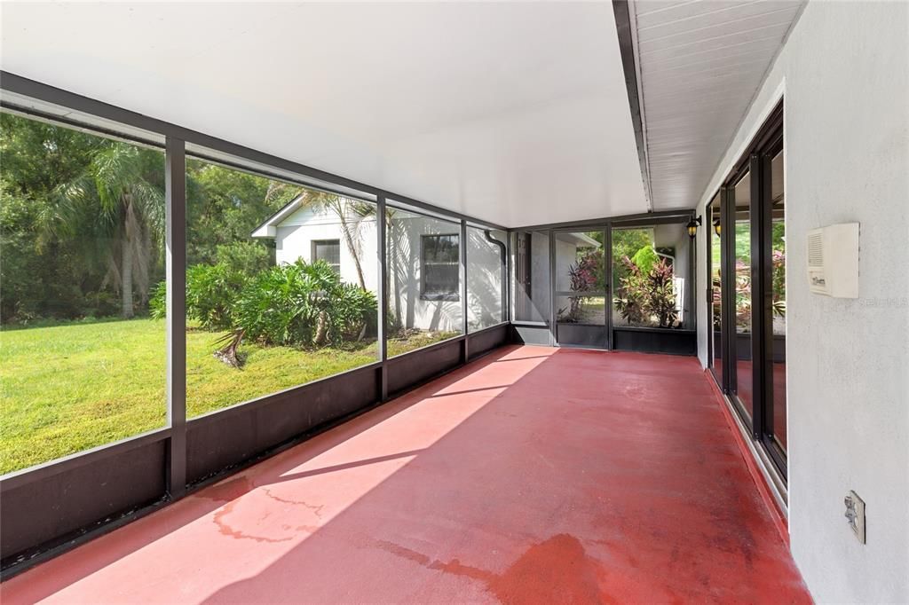 合同活跃: $523,900 (3 贝兹, 2 浴室, 2336 平方英尺)