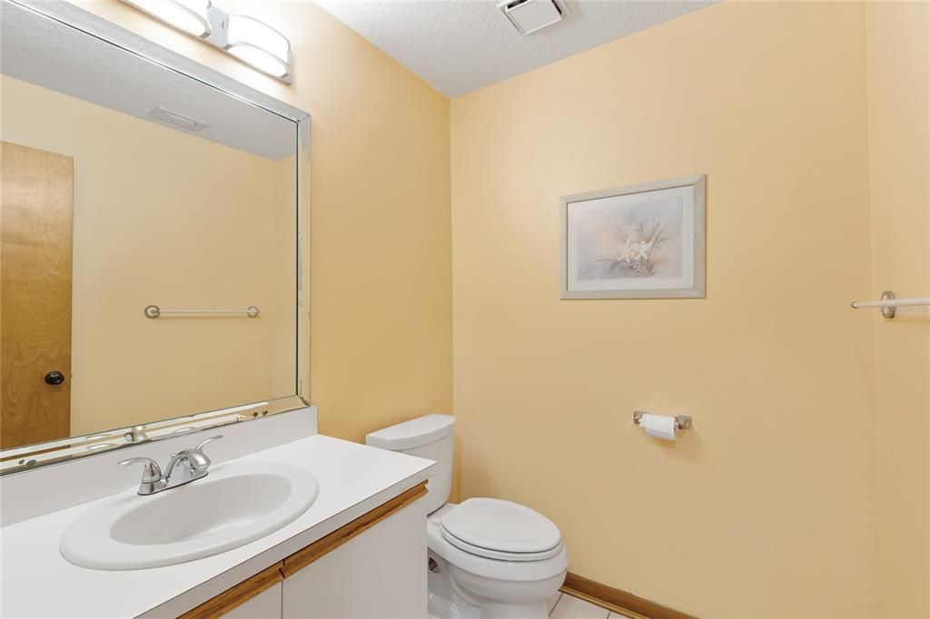 合同活跃: $523,900 (3 贝兹, 2 浴室, 2336 平方英尺)