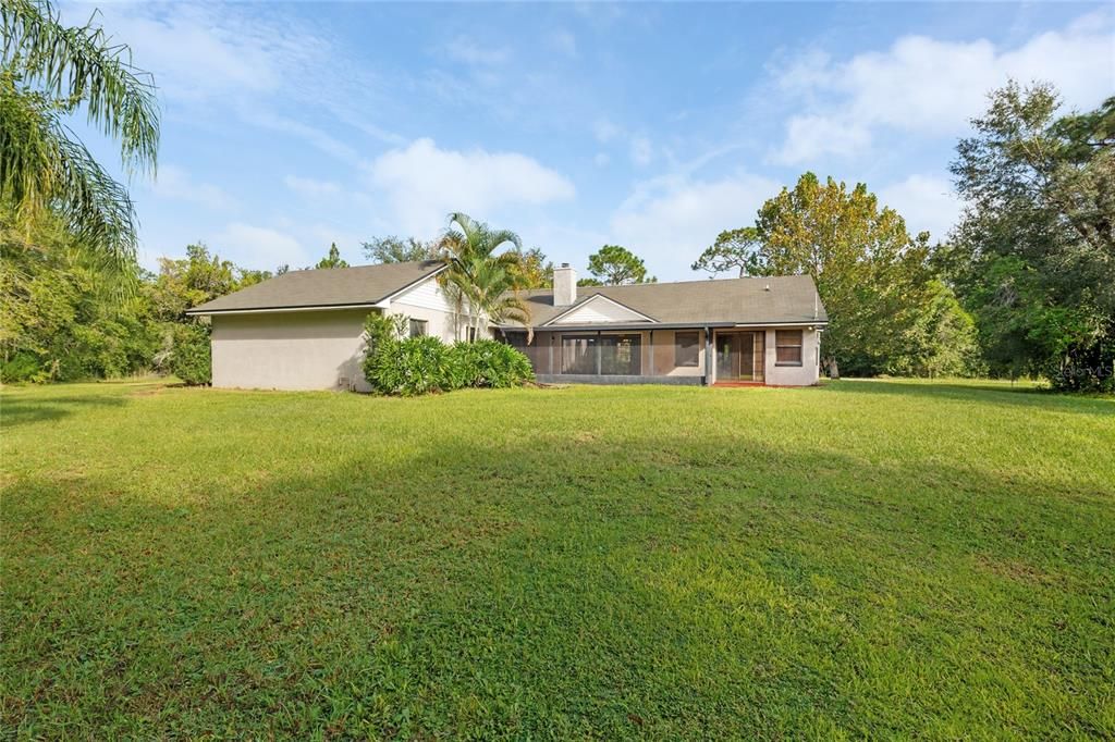 合同活跃: $523,900 (3 贝兹, 2 浴室, 2336 平方英尺)