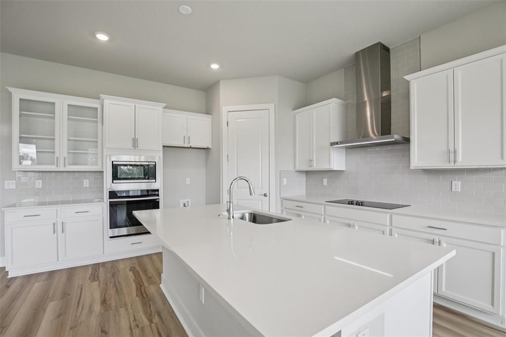 На продажу: $769,990 (4 спален, 3 ванн, 2941 Квадратных фут)