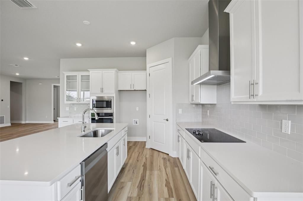 На продажу: $769,990 (4 спален, 3 ванн, 2941 Квадратных фут)