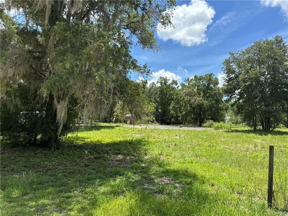 For Sale: $199,000 (2 beds, 2 baths, 924 Square Feet)