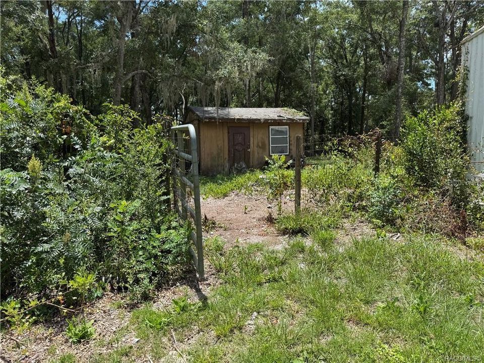 For Sale: $199,000 (2 beds, 2 baths, 924 Square Feet)