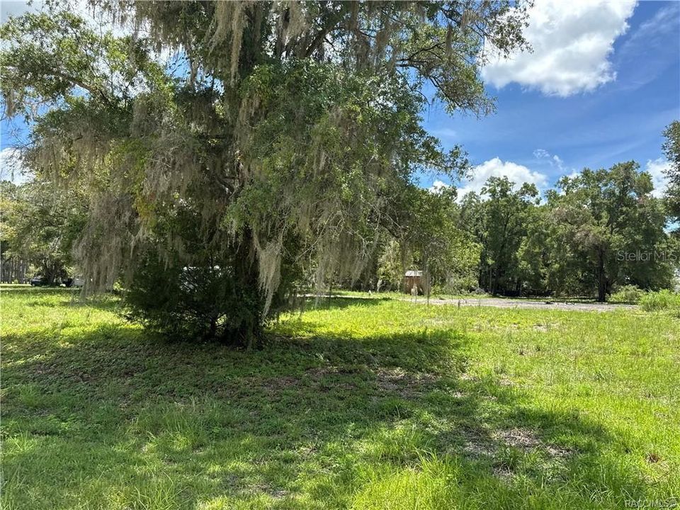 For Sale: $199,000 (2 beds, 2 baths, 924 Square Feet)