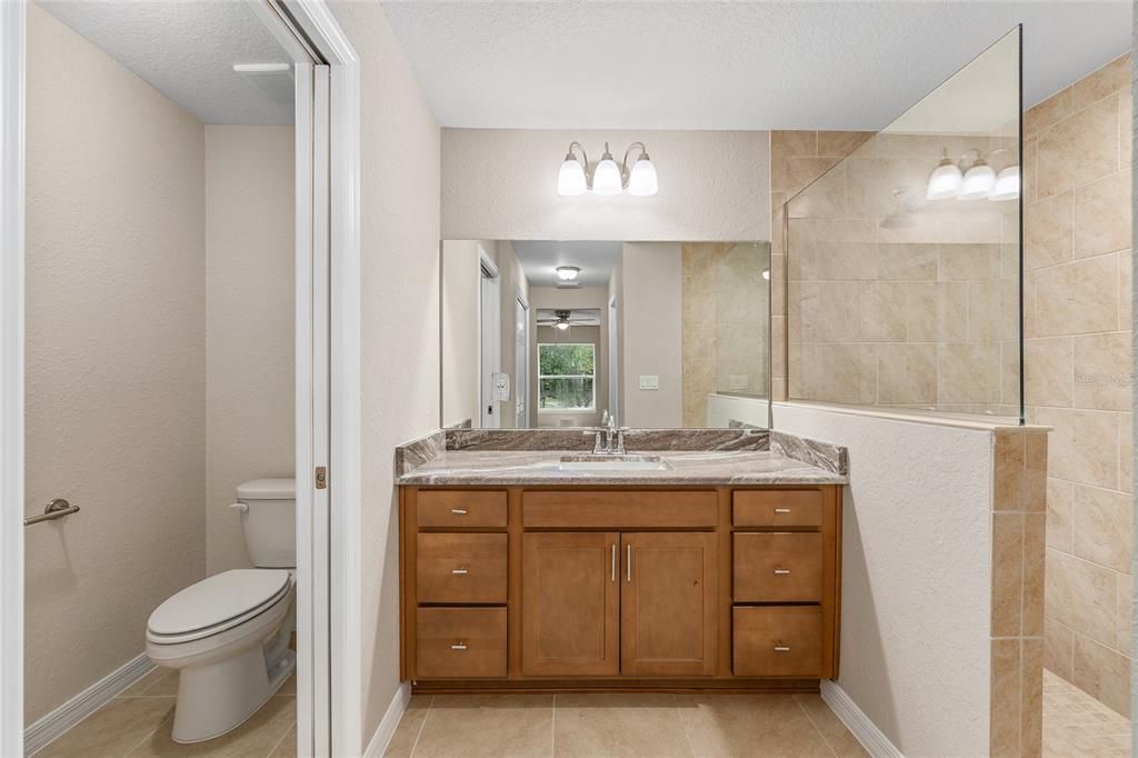 待售: $250,000 (3 贝兹, 2 浴室, 1557 平方英尺)