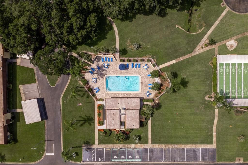 Под контрактом: $124,900 (1 спален, 1 ванн, 645 Квадратных фут)