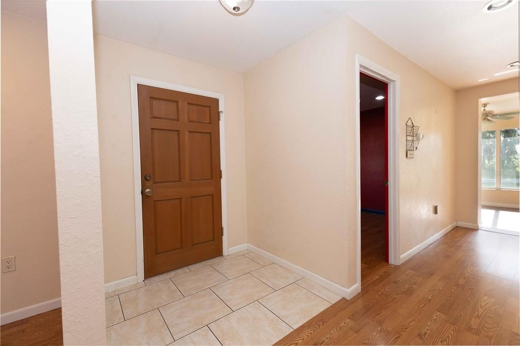 En Venta: $249,900 (3 camas, 2 baños, 1959 Pies cuadrados)